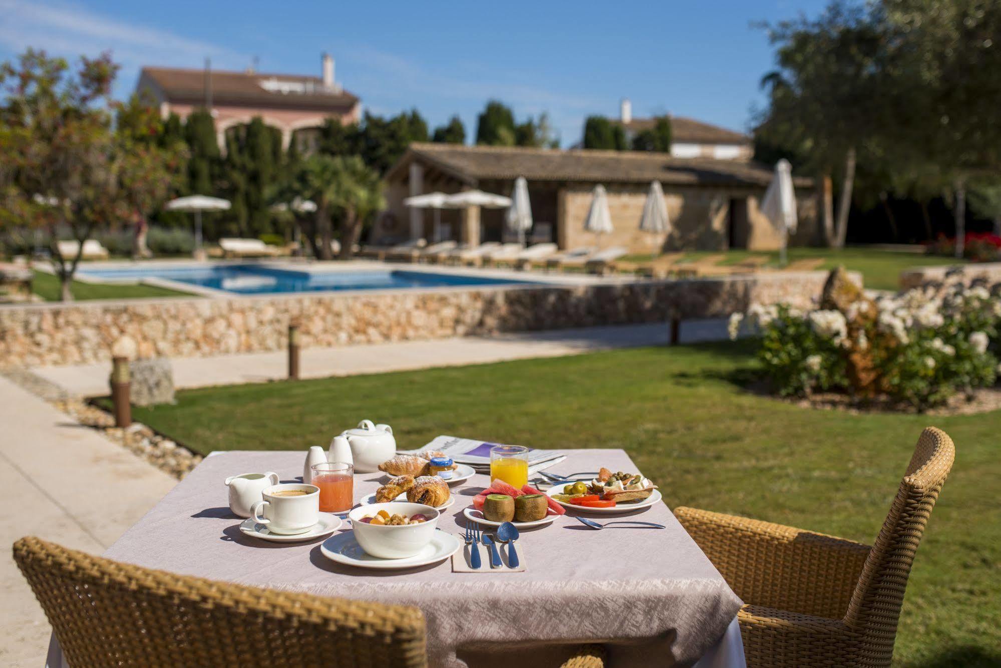 Hotel Ca'N Bonico Ses Salines  Bagian luar foto